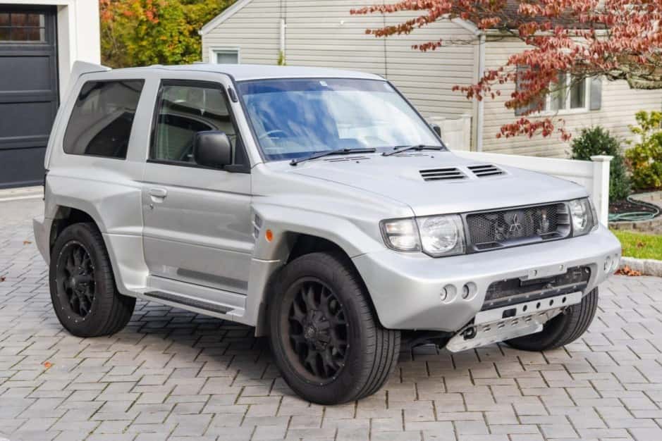 1997 Mitsubishi Pajero & Montero sold for $28,500