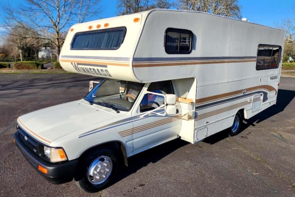 1993 Toyota Pickup (N80/90/100/110 1989-1997) sold for $13,600
