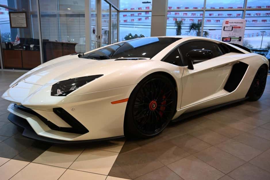 2018 Lamborghini Aventador sold for $348,000