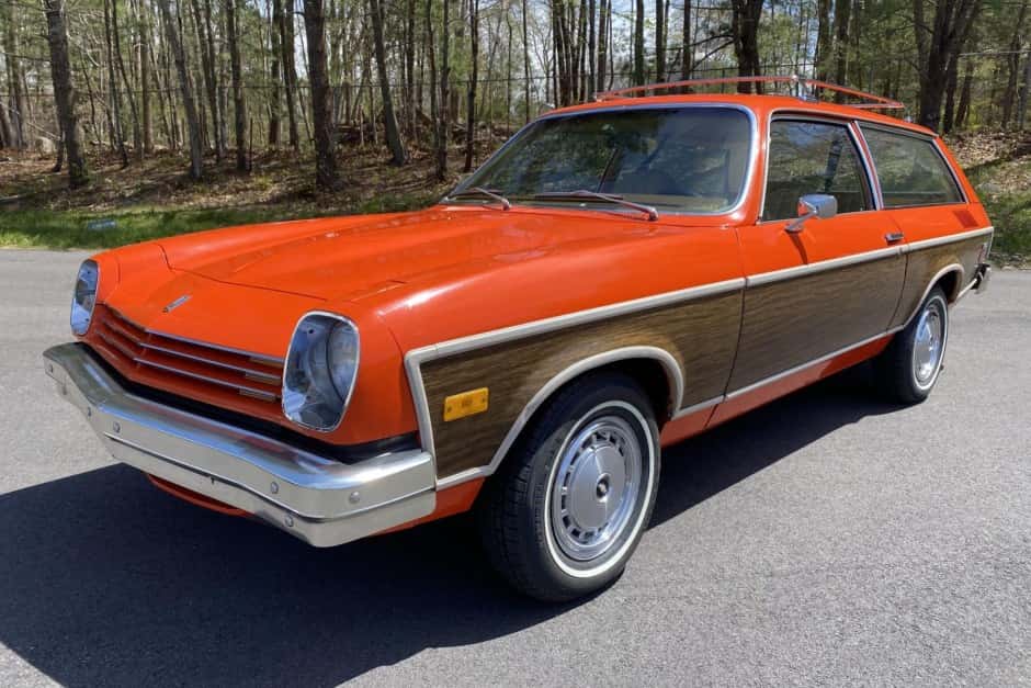 1976 Chevrolet Vega sold for $11,750