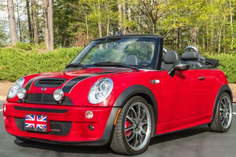 2006 Mini R52 Cooper Convertible sold for $28,752