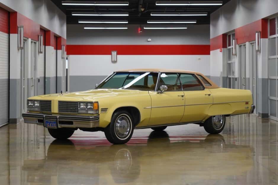 1976 Oldsmobile 98 sold for $7,928