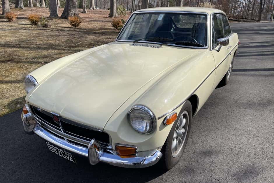1974 MG MGB sold for $14,000