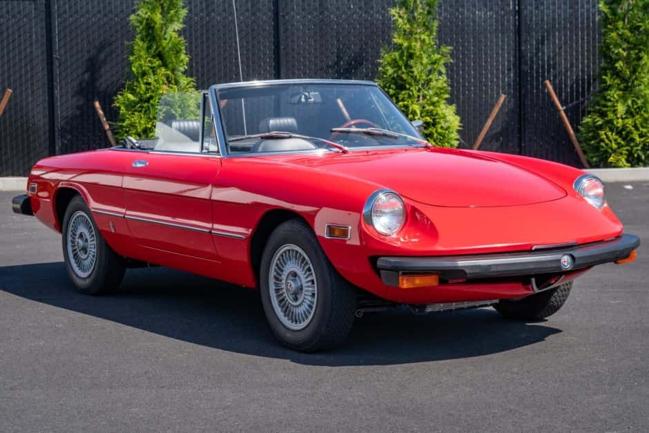1977 Alfa Romeo 105/115 Spider Series 2 sold for $18,000