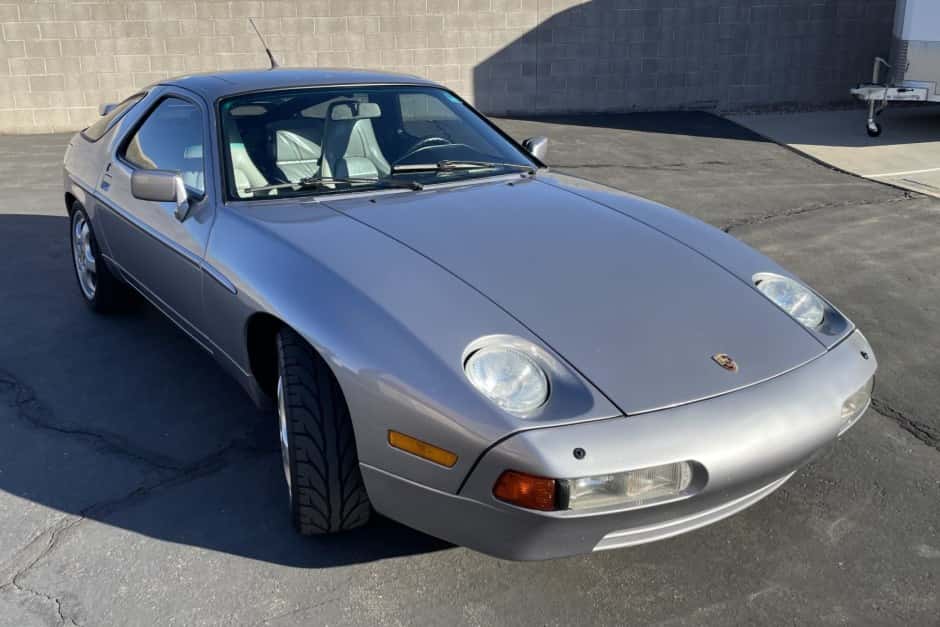 1989 Porsche 928 sold for $24,500
