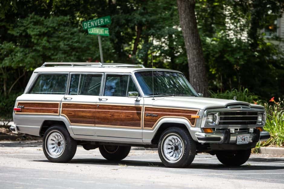 1987 Jeep SJ Grand Wagoneer sold for $22,500