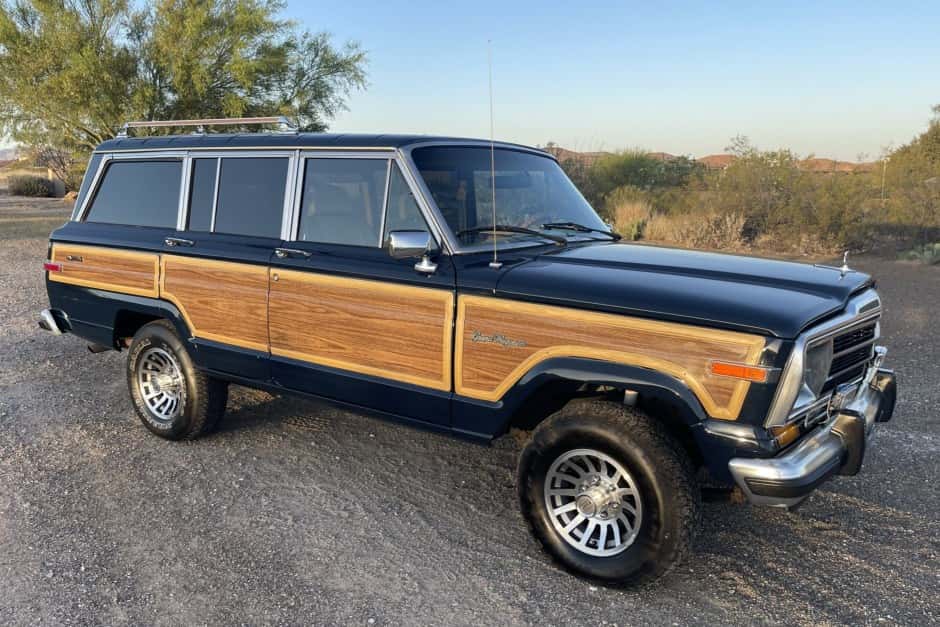 1987 Jeep SJ Grand Wagoneer sold for $21,000