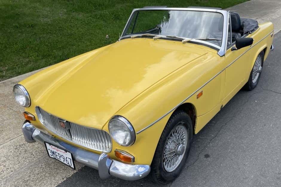 1969 MG Midget sold for $6,800