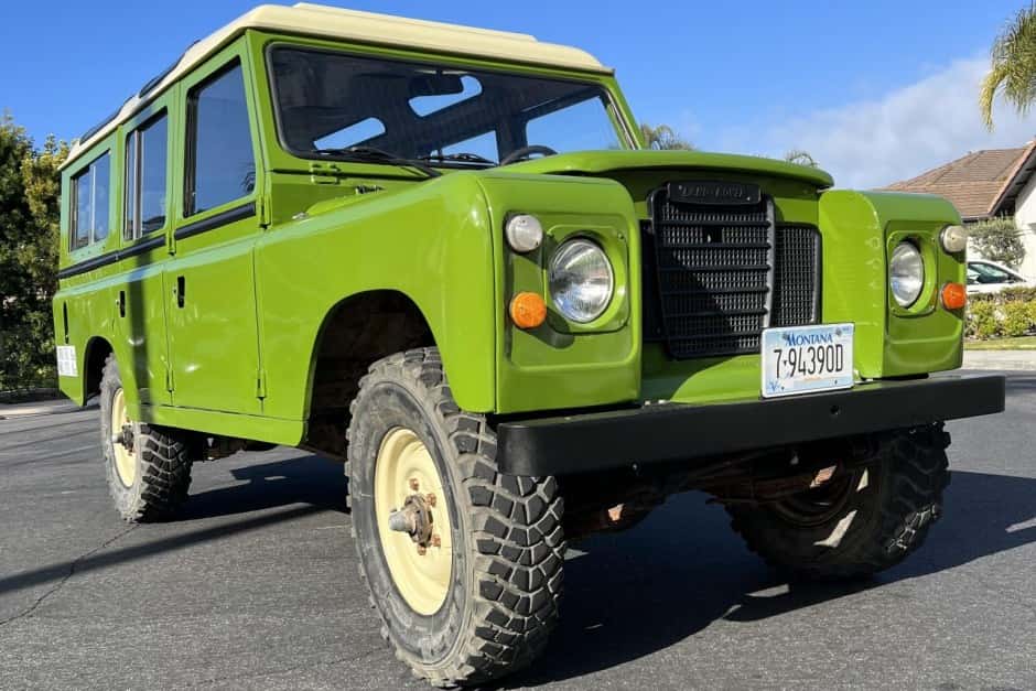 1983 Land Rover Series 109 sold for $15,000
