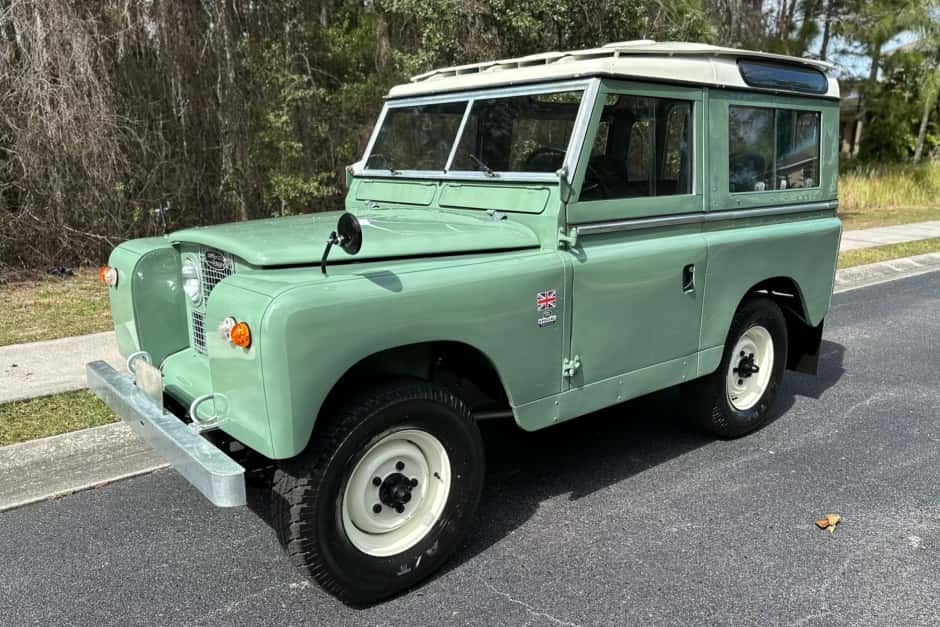 1966 Land Rover Series 88 sold for $30,000