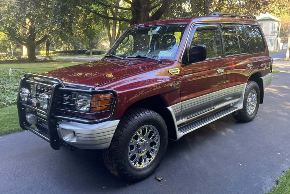 1998 Mitsubishi Pajero & Montero sold for $16,000