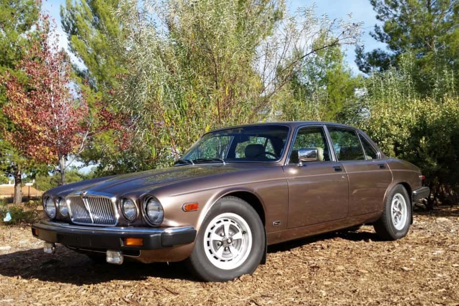 1984 Jaguar XJ Series 3 (1980-1992) sold for $7,123