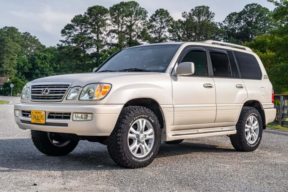 2004 Lexus LX470 sold for $22,750