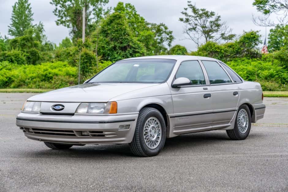 1989 Ford Taurus SHO sold for $9,800