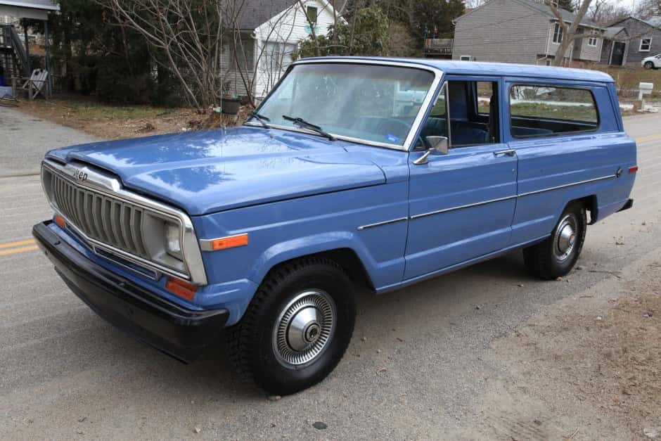 1981 Jeep SJ Wagoneer sold for $10,500