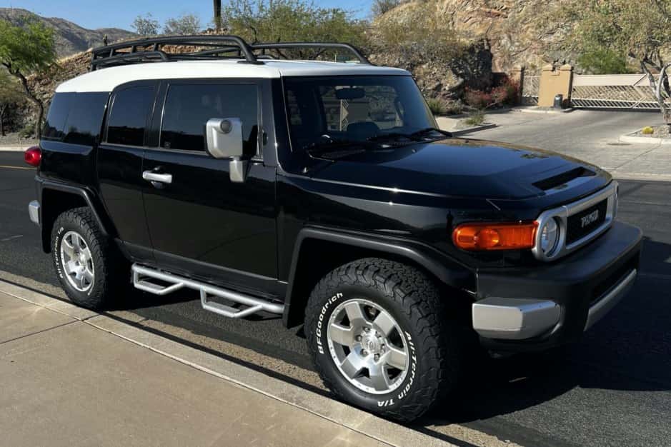 2007 Toyota FJ Cruiser sold for $17,000