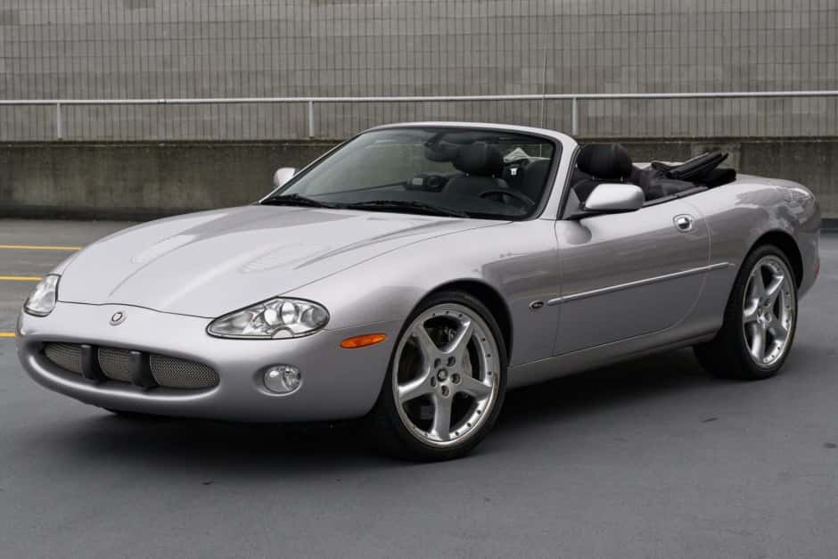 2001 Jaguar XKR sold for $15,500