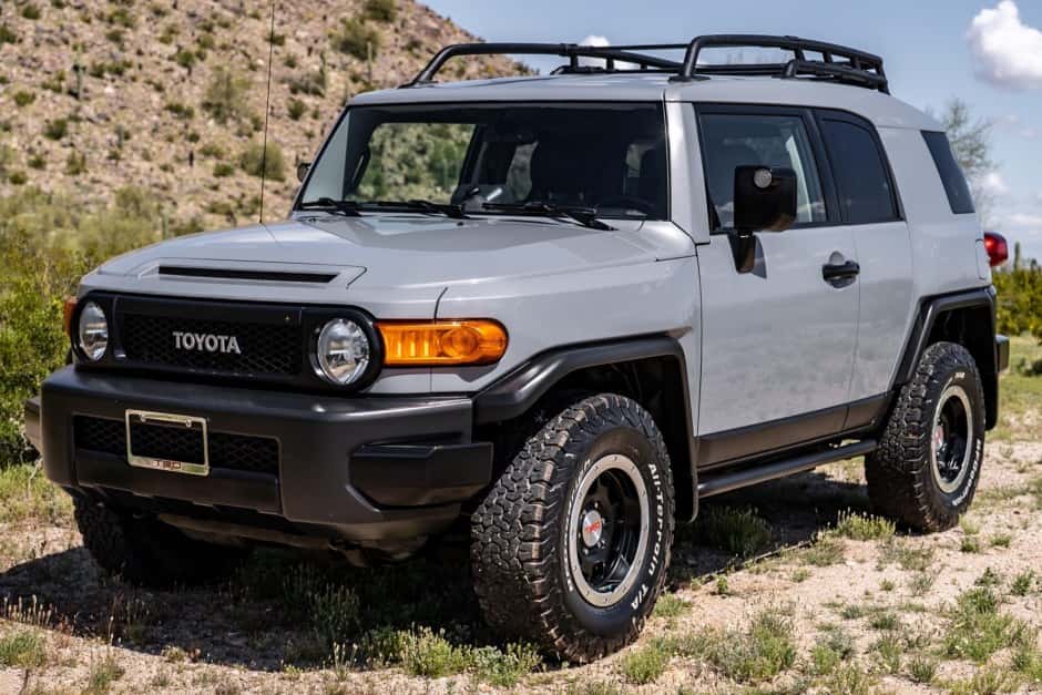 2013 Toyota FJ Cruiser sold for $31,000
