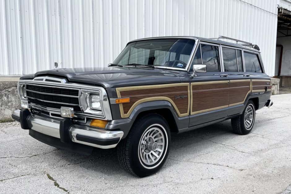 1988 Jeep SJ Grand Wagoneer sold for $30,000