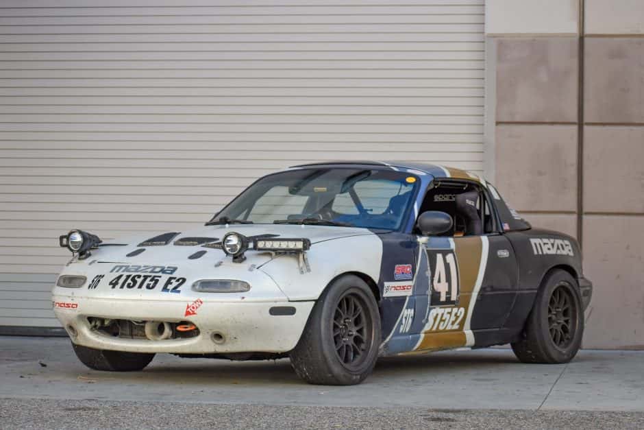 1990 Mazda NA MX-5 Miata sold for $12,750