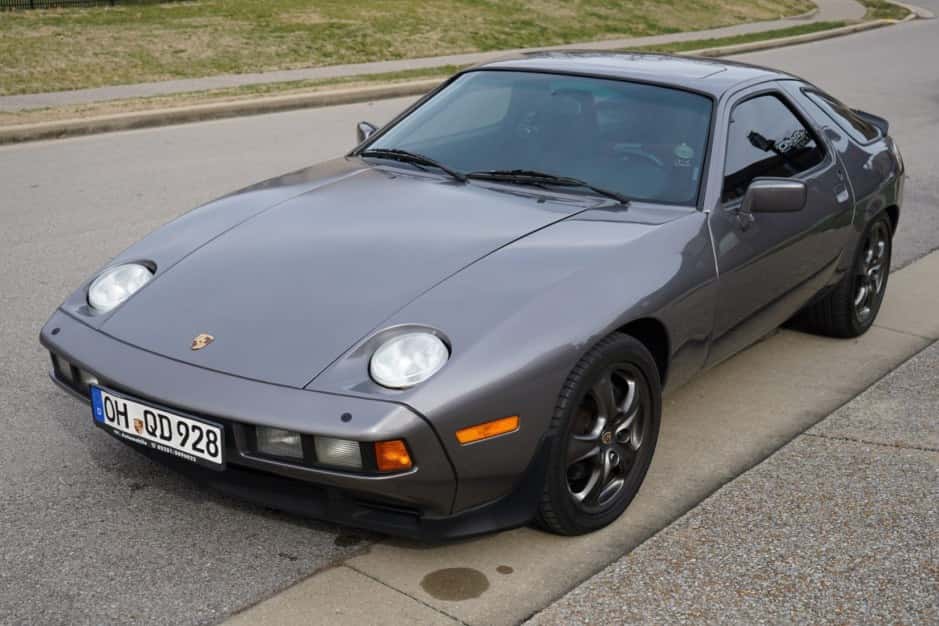1986 Porsche 928 sold for $20,001