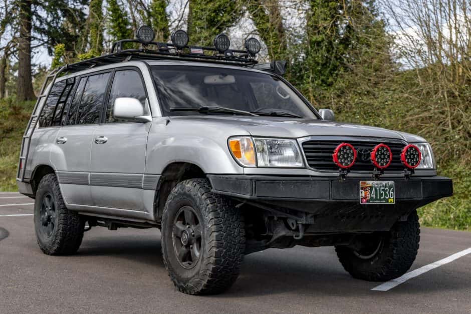 2001 Toyota Land Cruiser 100-Series sold for $13,400