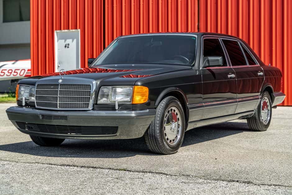 1991 Mercedes-Benz W126 S-Class sold for $6,000