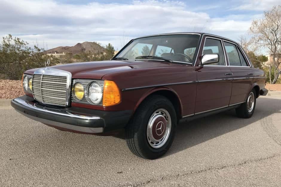 1983 Mercedes-Benz W123 sold for $24,000