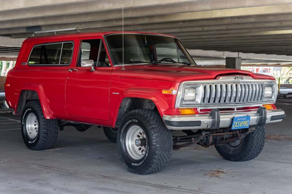 1982 Jeep SJ Cherokee sold for $26,000