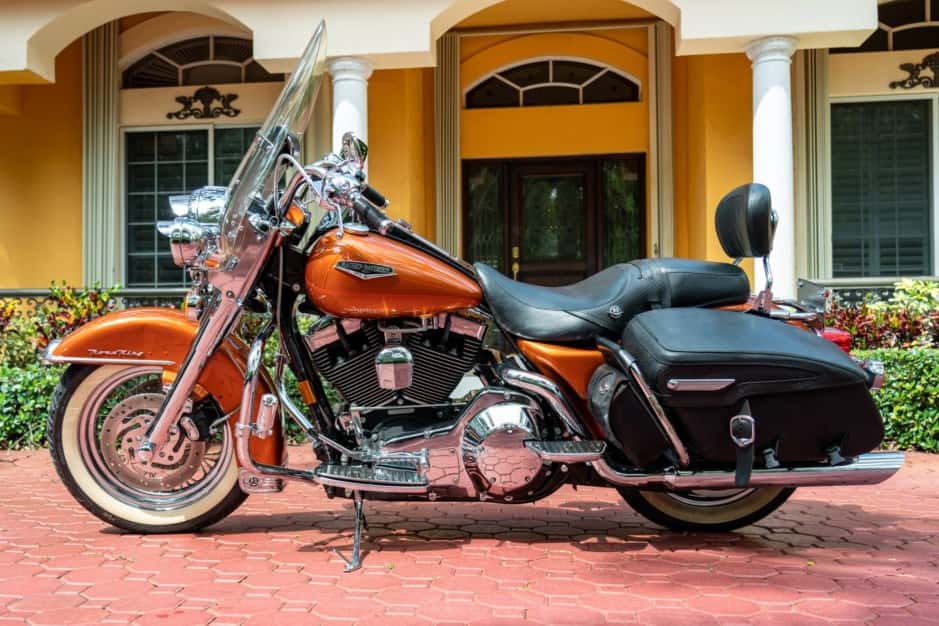 2000 Harley-Davidson Touring sold for $7,300