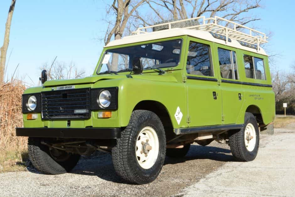 1983 Land Rover Series 109 sold for $18,000