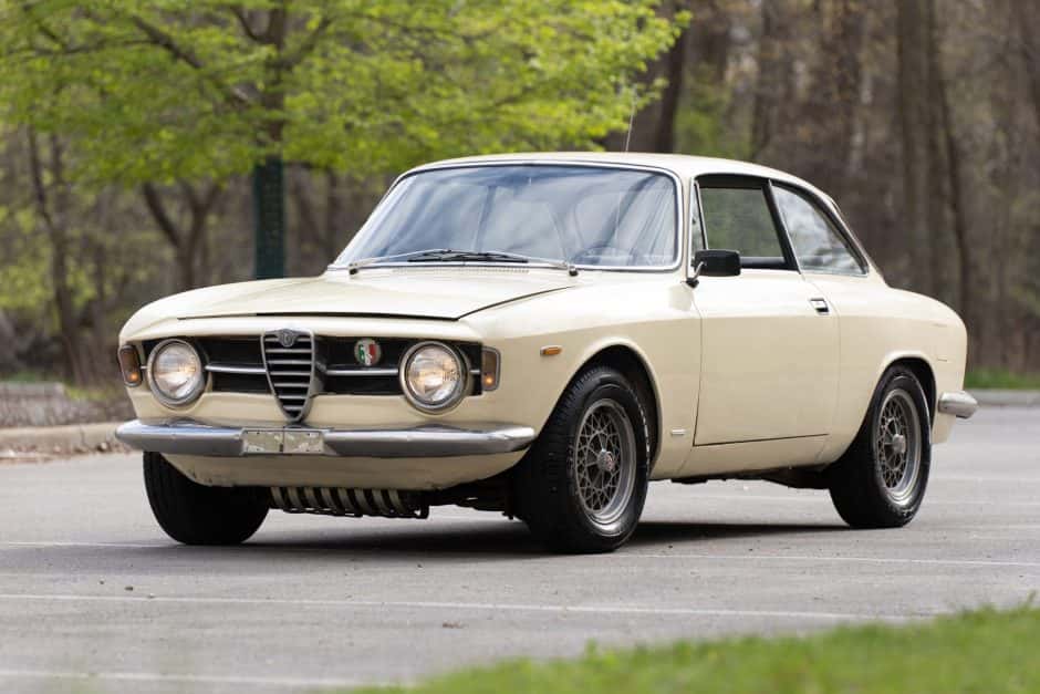 1966 Alfa Romeo 105/115 Series Coupe sold for $18,950