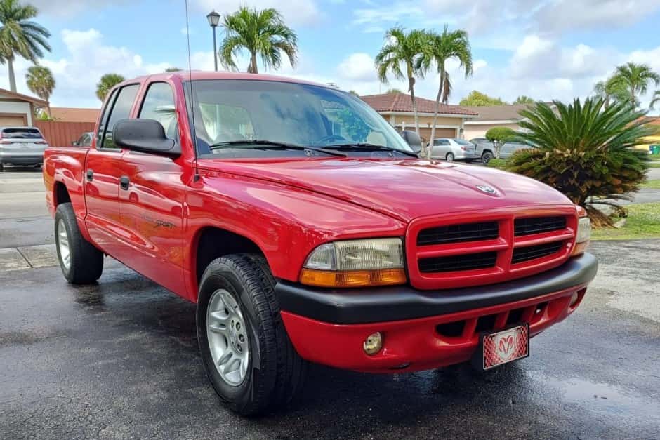 2001 Dodge Dakota (1997-2004) sold for $10,000