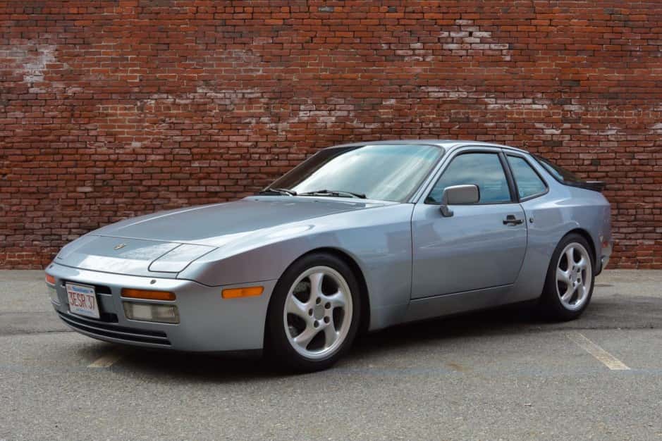 1986 Porsche 944 Turbo sold for $21,951