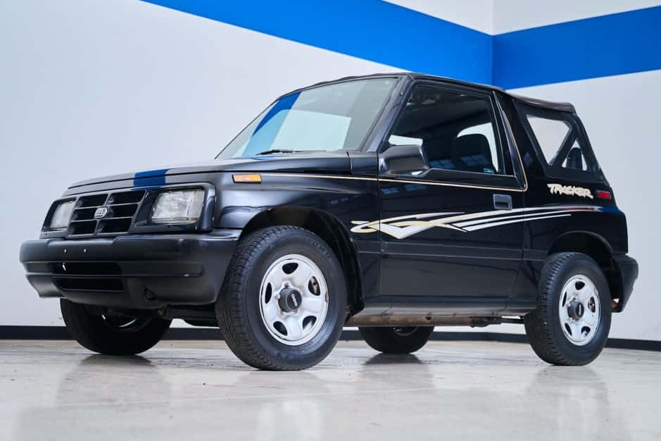 1994 Geo Tracker/Suzuki Sidekick sold for $7,100