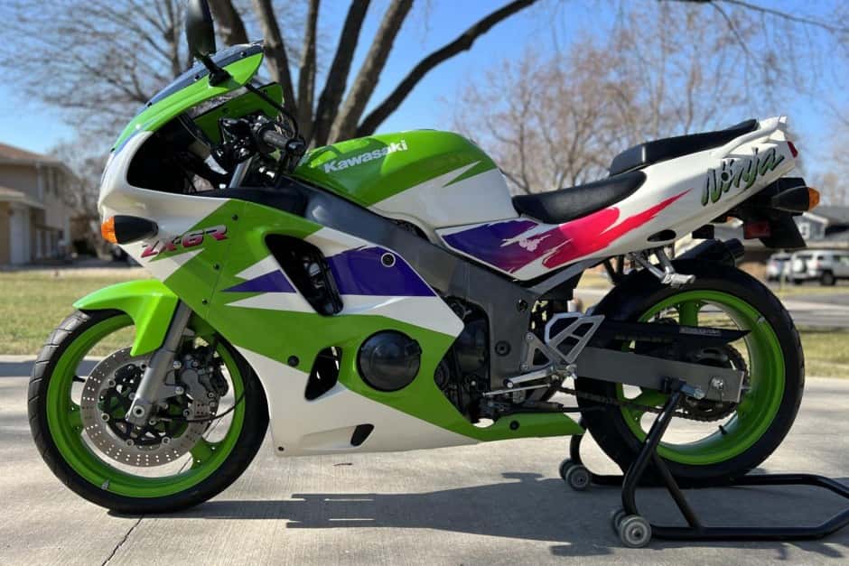 1995 Kawasaki Ninja sold for $5,601