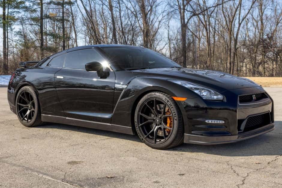 2013 Nissan GT-R R35 sold for $66,500