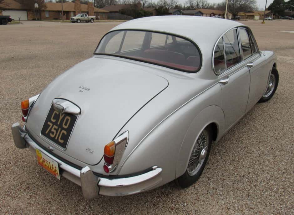 1965 Jaguar Mk II sold for $13,000