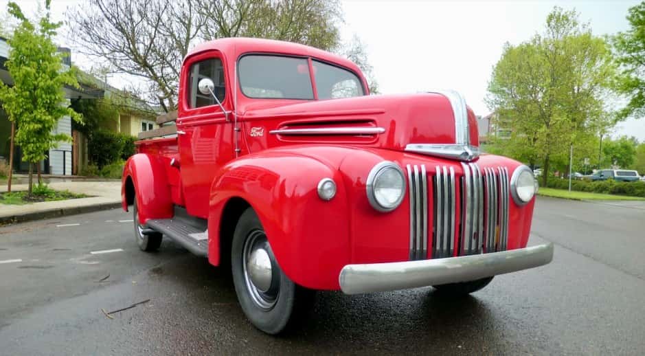 1946 Ford Pickup 1940-1947 sold for $30,505