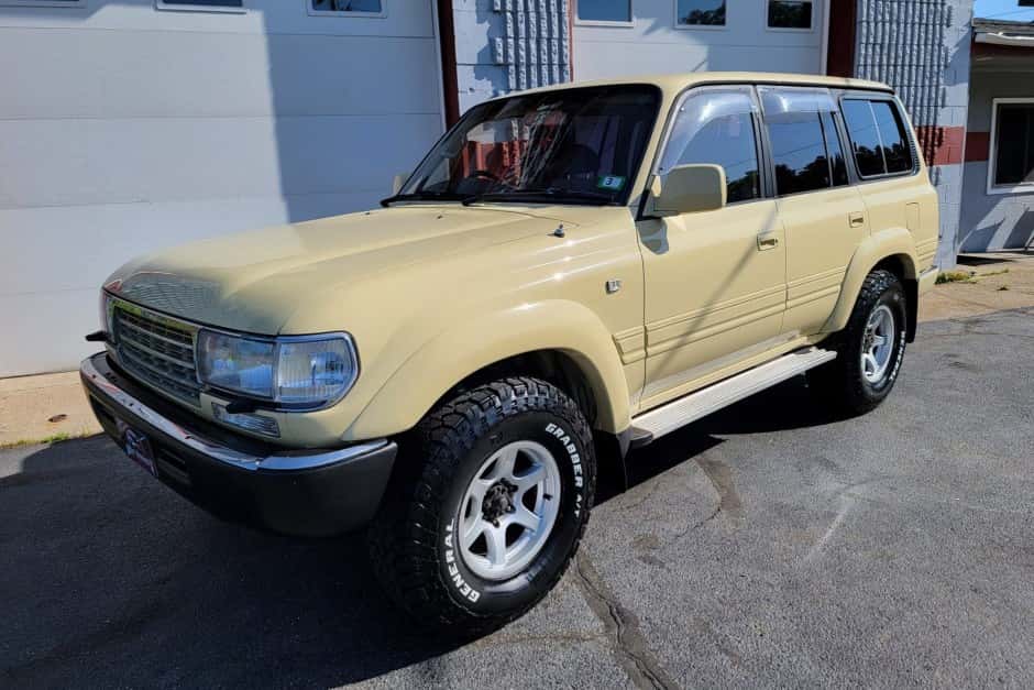 1990 Toyota Land Cruiser 80-Series sold for $14,525