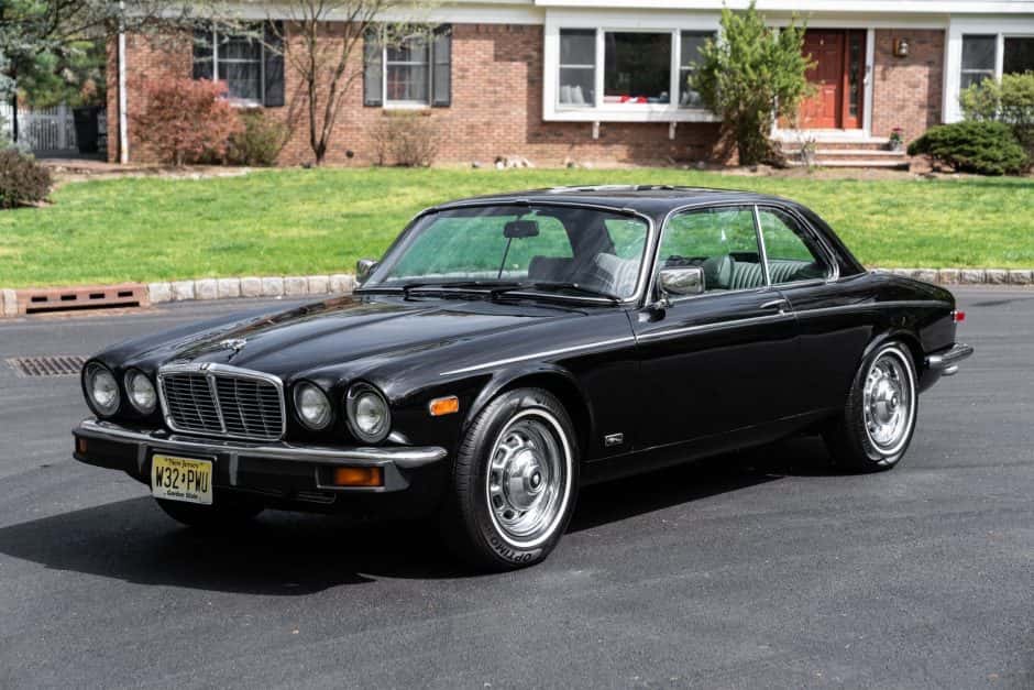 1975 Jaguar XJ Coupe (1975-1978) sold for $16,500