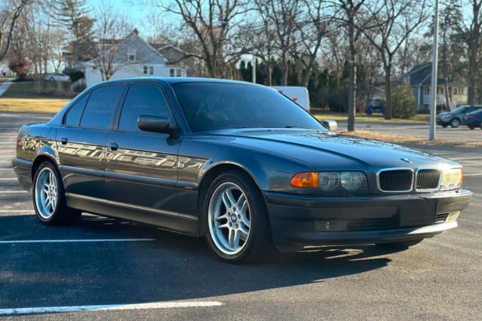 2000 BMW E38 7-Series sold for $8,200