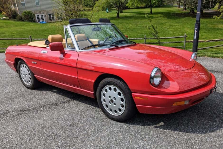 1991 Alfa Romeo 105/115 Spider Series 4 sold for $15,270