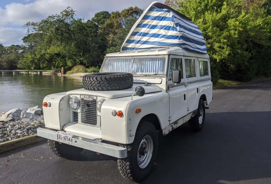 1965 Land Rover Series 109 sold for $30,500
