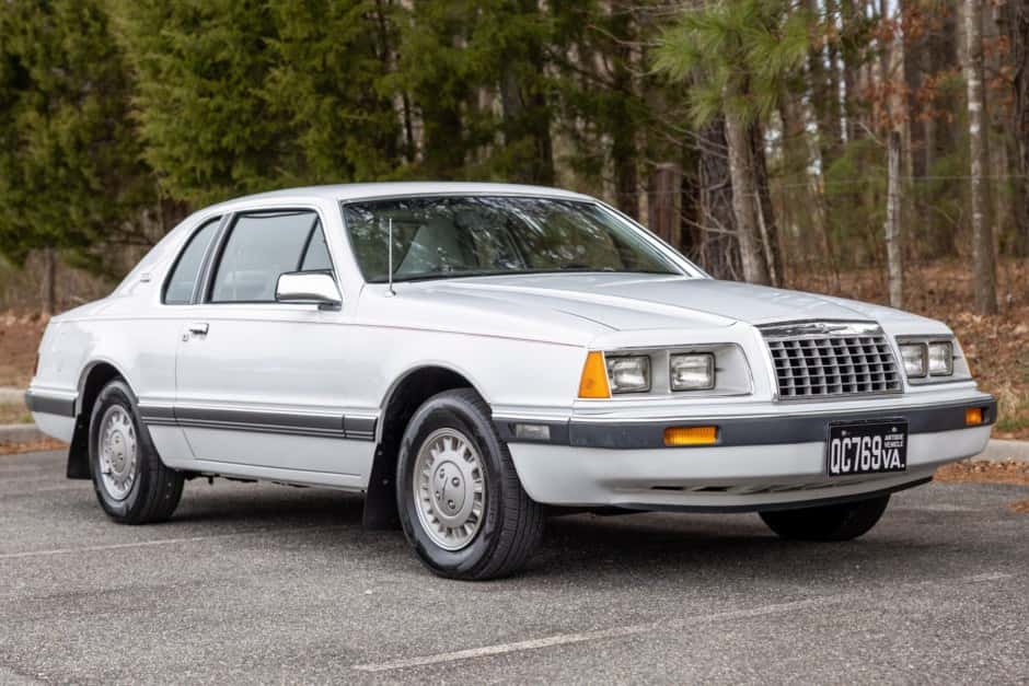 1984 Ford Thunderbird (1983-1988) sold for $8,111