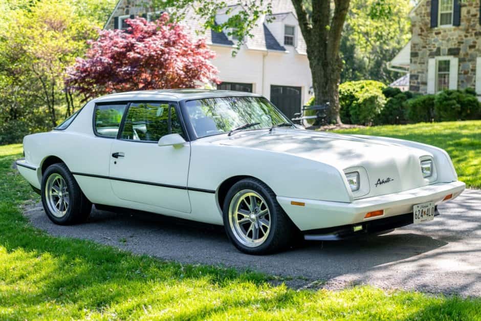 1988 Studebaker Avanti sold for $17,259