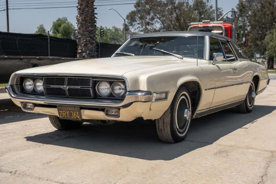 1969 Ford Thunderbird (1967-1971) sold for $9,400