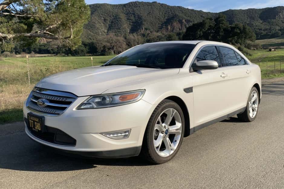 2010 Ford Taurus SHO sold for $11,662