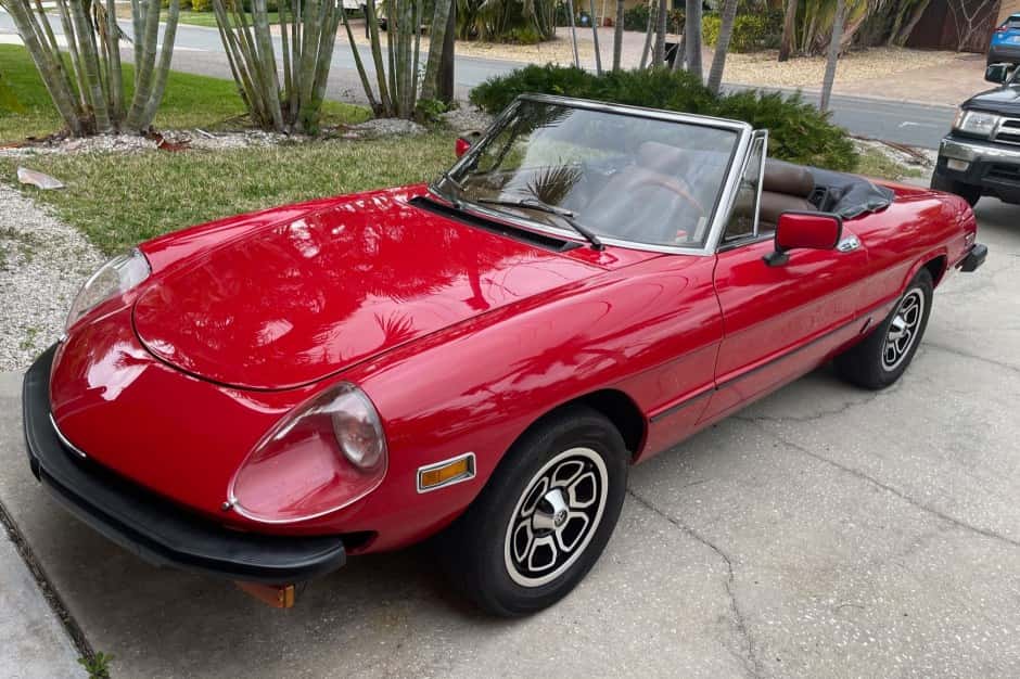 1982 Alfa Romeo 105/115 Spider Series 3 sold for $7,200