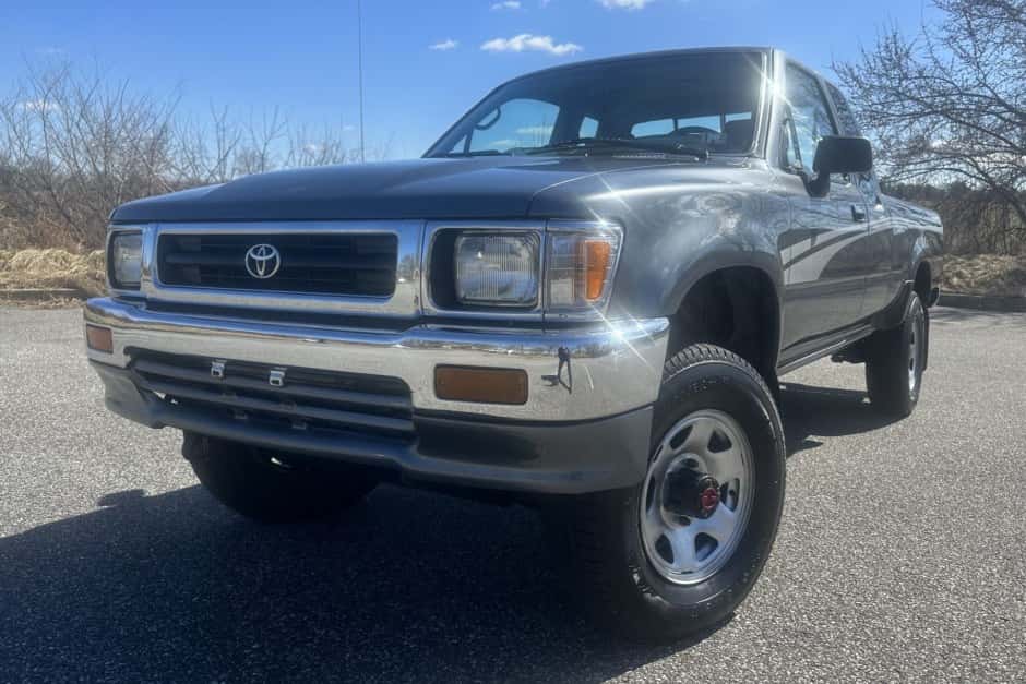 1993 Toyota Pickup (N80/90/100/110 1989-1997) sold for $19,750